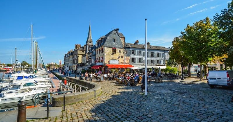Séjour romantique à Honfleur : les adresses secrètes pour deux