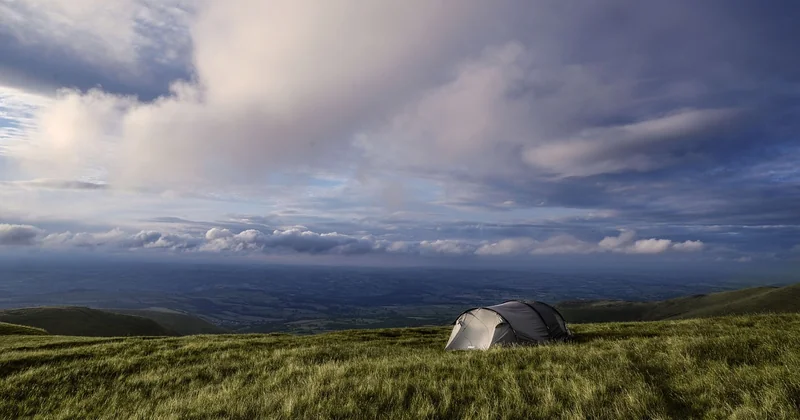 Où se trouve exactement le camping Kérantérec ?