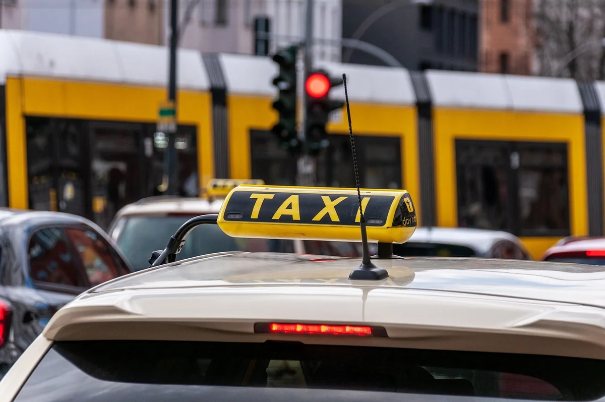 Quand choisir le taxi plutôt que la navette ?
